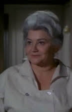 Lillian Adams som Aunt Frida