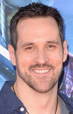 Travis Willingham som 