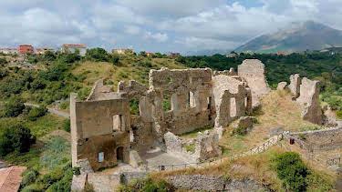 09:30: Documental  Italiana Tv Magazine | LA 2 | 3/31 2026