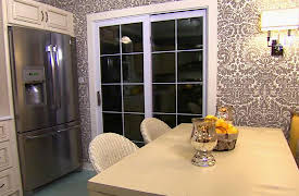 Kitchen Crashers: Dine-In Kitchen