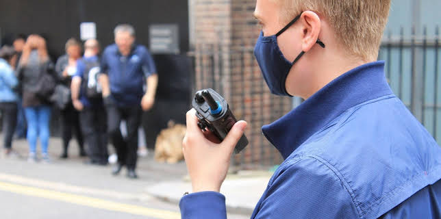 12:00: Gauner vs. Kaufhaus-Cops | ProSieben Maxx | 3/4 2026