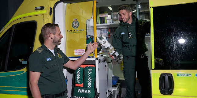 12:10 AM: 999: On the Front Line | More 4 | 11/26 2025