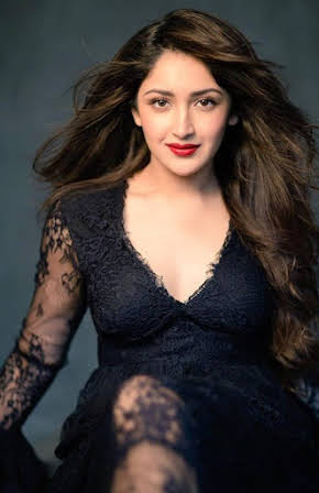 Sayyeshaa Saigal as 