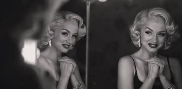 Ana de Armas es idéntica a Marilyn Monroe en 'Blonde'.