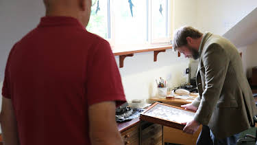 13:00: På skattejakt i Yorkshire: Sjeldne samlingar | NRK 1 | 3/29 2026