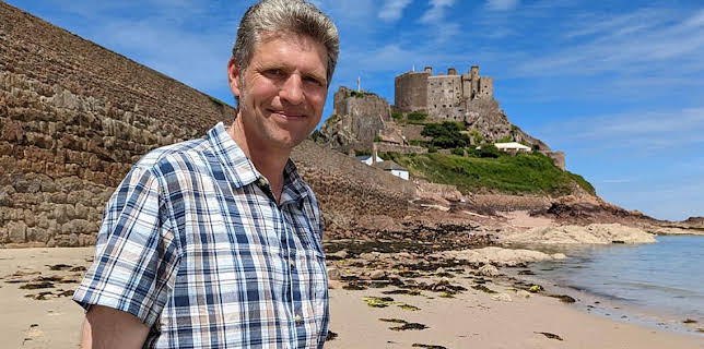 7:30 PM: Villages by the Sea (S3) | BBC Two | 12/19 2025