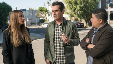 4:00 PM: Modern Family | E4 | 6/18 2026