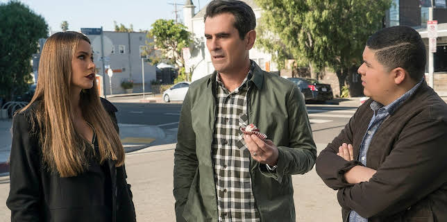 6:30 AM: Modern Family | E4 | 11/20 2025