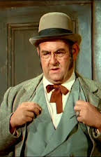 Larry D. Mann como Priest