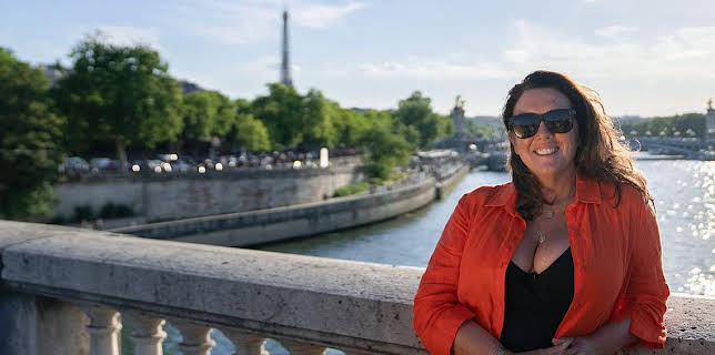 19:35: Documental El Gran Tour De Bettany Hughes.  De Paris A Roma | LA 2 | 12/26 2025