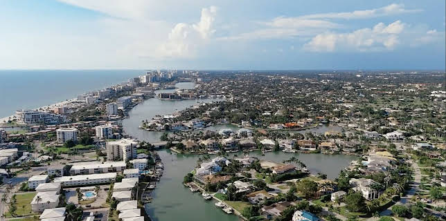 9:00 PM: World's Deadliest Weather: Caught on Camera | Paramount | 11/19 2025