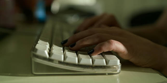 03:30: Forbrytelsene som rystet USA (S7 E10) (S7) | FEM | 11/8 2025