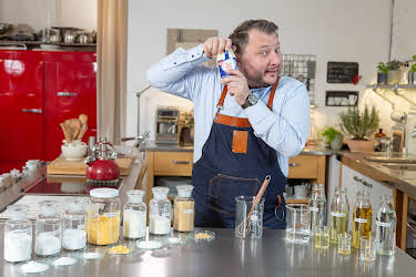 14:30: besseresser: Der Saucen-Gigant - Kraft-Heinz | ZDFinfo | 4/16 2026