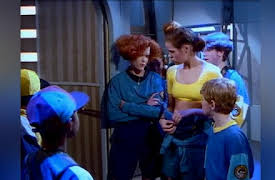 Ocean Girl, Season 1: Breaking Away
