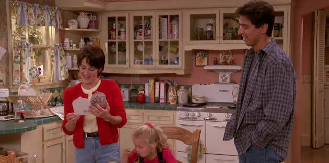 16:35: Alle elsker Raymond (S1 E2) (S1) | TV3 | 1/19 2026