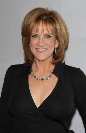 Carol Leifer as 