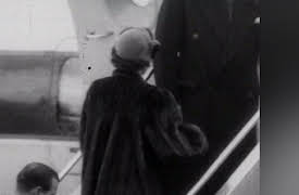 Queen & Country Season 1: Traveler