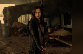 Van Helsing, Season 1: Stay Inside