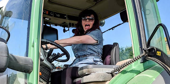 3:25 AM: Food Unwrapped | More 4 | 12/19 2025