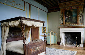 Castle Impossible: The Bedroom Fit for a King