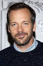 Peter Sarsgaard como 