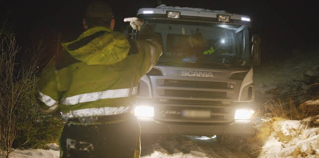 11:00 PM: Ice Road Rescue | Nat Geo Wild | 1/12 2026