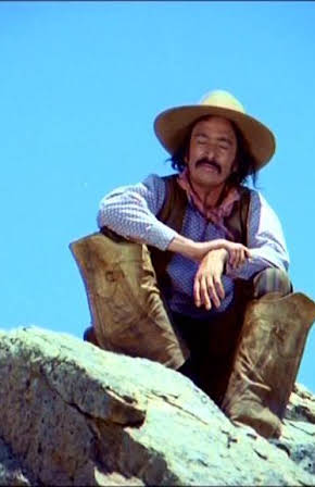 Roberto Contreras as 