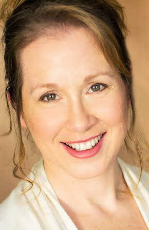 Kelly-Ruth Mercier as Beth