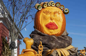 Outrageous Pumpkins, Season 1: Giant Monster Bash