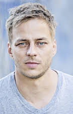 Tom Wlaschiha som 