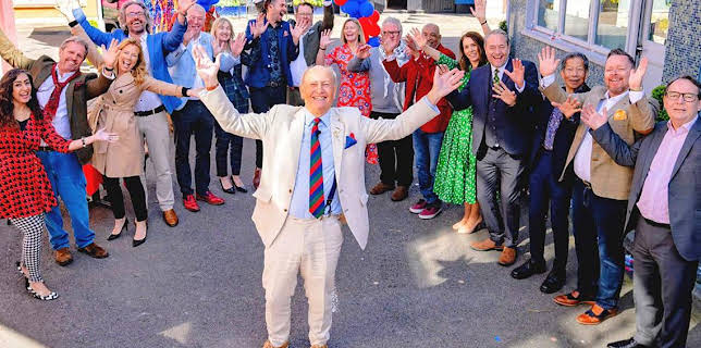 1:00 PM: Bargain Hunt (S62) | BBC One | 11/8 2025