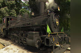 Tracks Ahead: Entertainment Junction