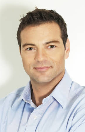 Aki Avni as 