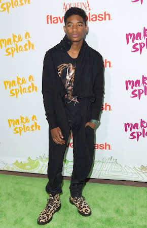 Nadji Jeter as 