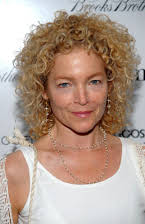 Amy Irving como 