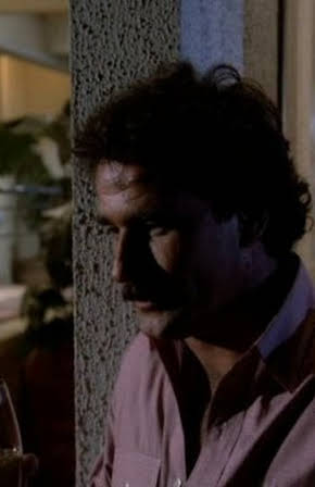 Geoffrey Scott as 
