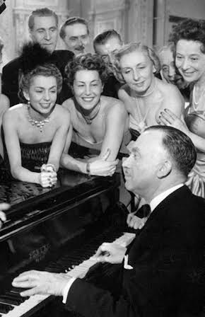 Elina Labourdette as 