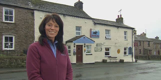 1:00 PM: Four in a Bed | More 4 | 12/20 2025