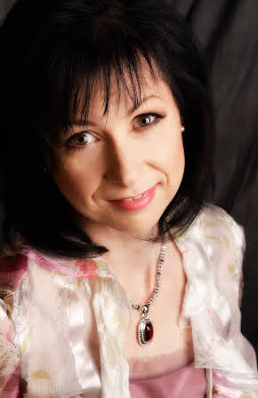 Fiona Ashe as Newscaster