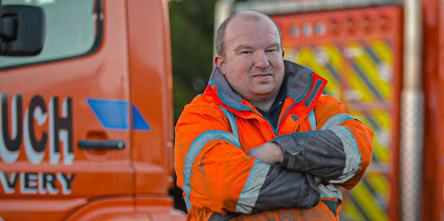 2:05 AM: Trucking Hell (S5 E17) (S5) | Paramount | 2/10 2026