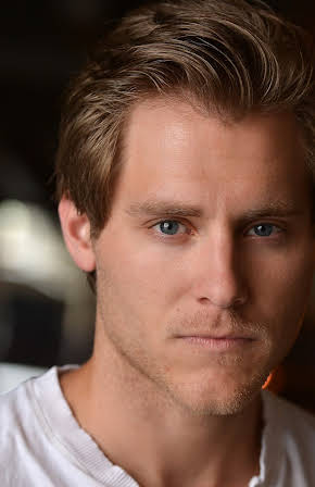 Landon Marshall as Eddie