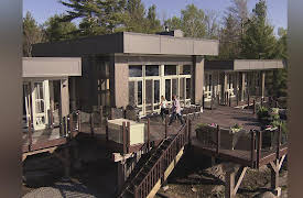 Renovation, Inc: The Lake House: All Hands on Deck