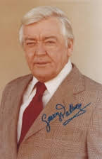 Garry Walberg as 1st Detective