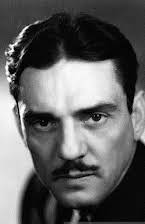 Francis McDonald como 