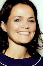 Alexandra Johnes som 