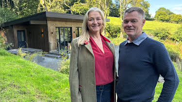 8:25 PM: Four in a Bed | More 4 | 12/21 2025