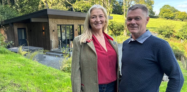 7:25 PM: Four in a Bed | More 4 | 12/21 2025