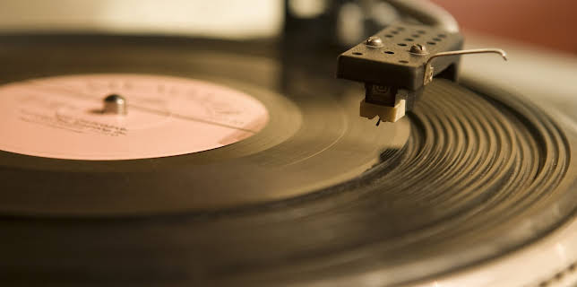 20:35: How It's Made (S18 E13) (S18) | Discovery Science | 12/11 2025