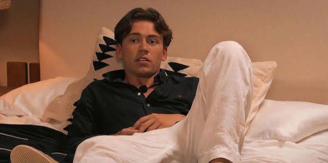 01:10: Paradise Hotel (S18 E34) (S18) | TV3 | 3/14 2026