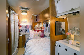 Junk Gypsies, Season 3: Bev Lambert's Airstream